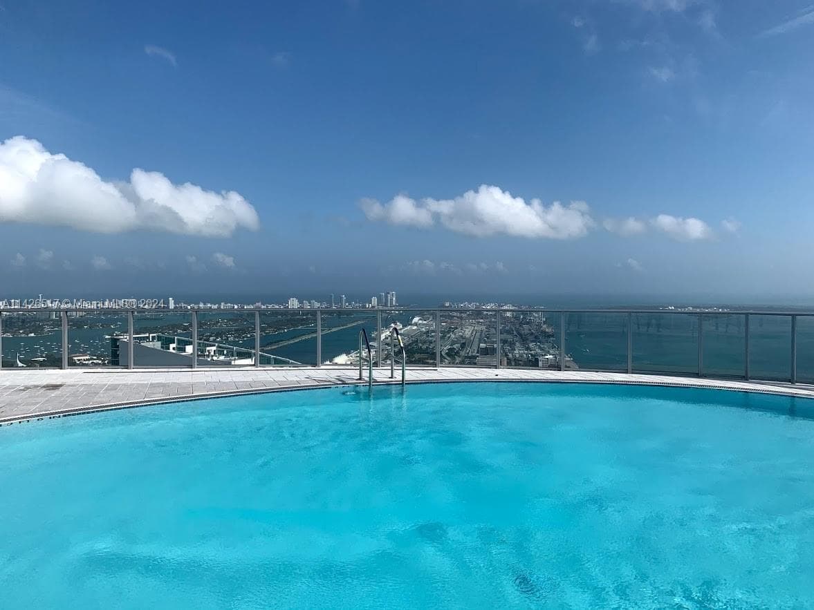 851 NE 1st Ave # 2702, Miami FL 33132 — 55