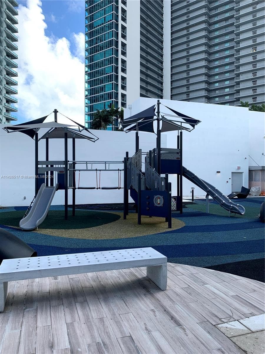 851 NE 1st Ave # 2702, Miami FL 33132 — 50