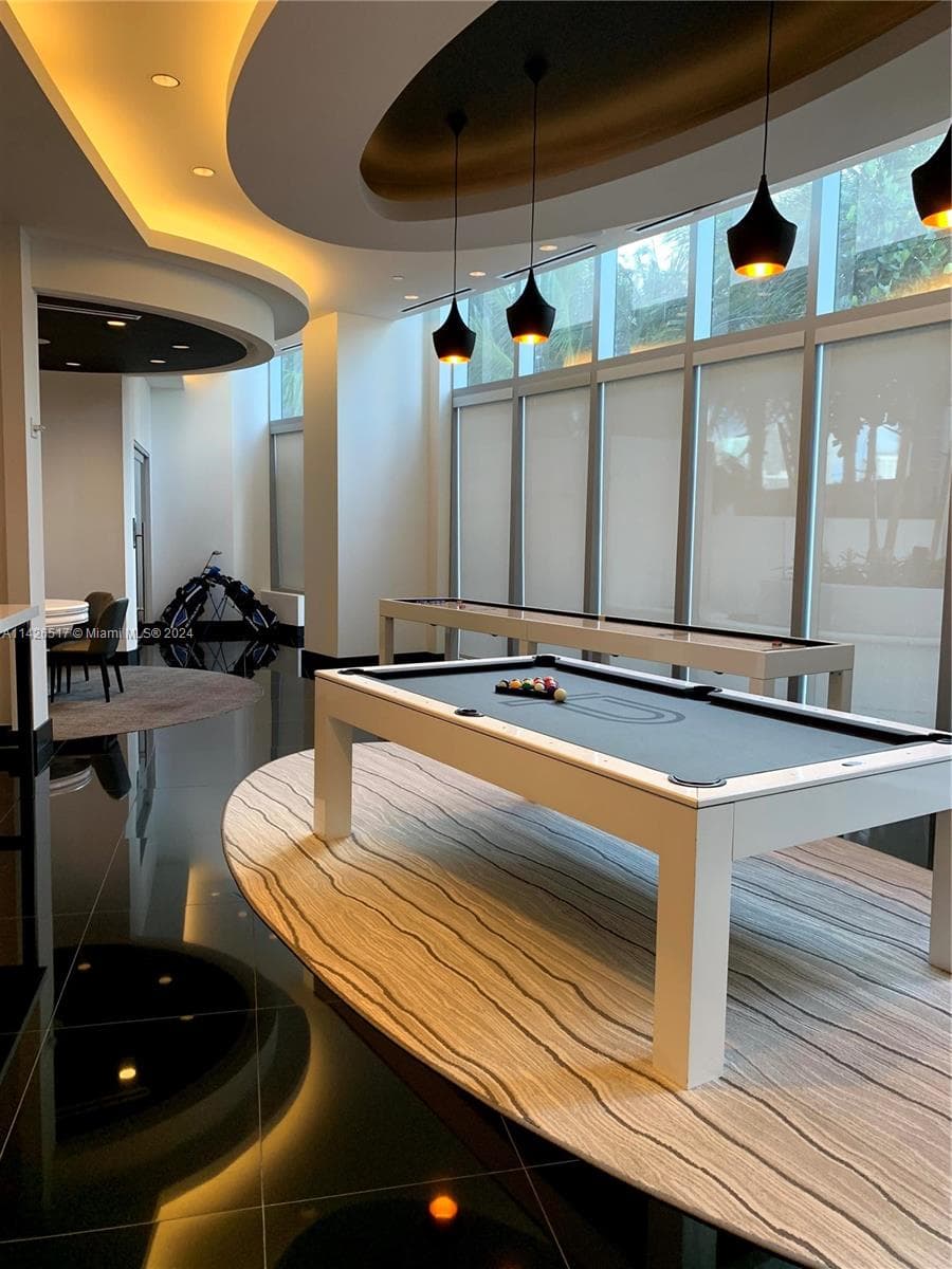 851 NE 1st Ave # 2702, Miami FL 33132 — 37