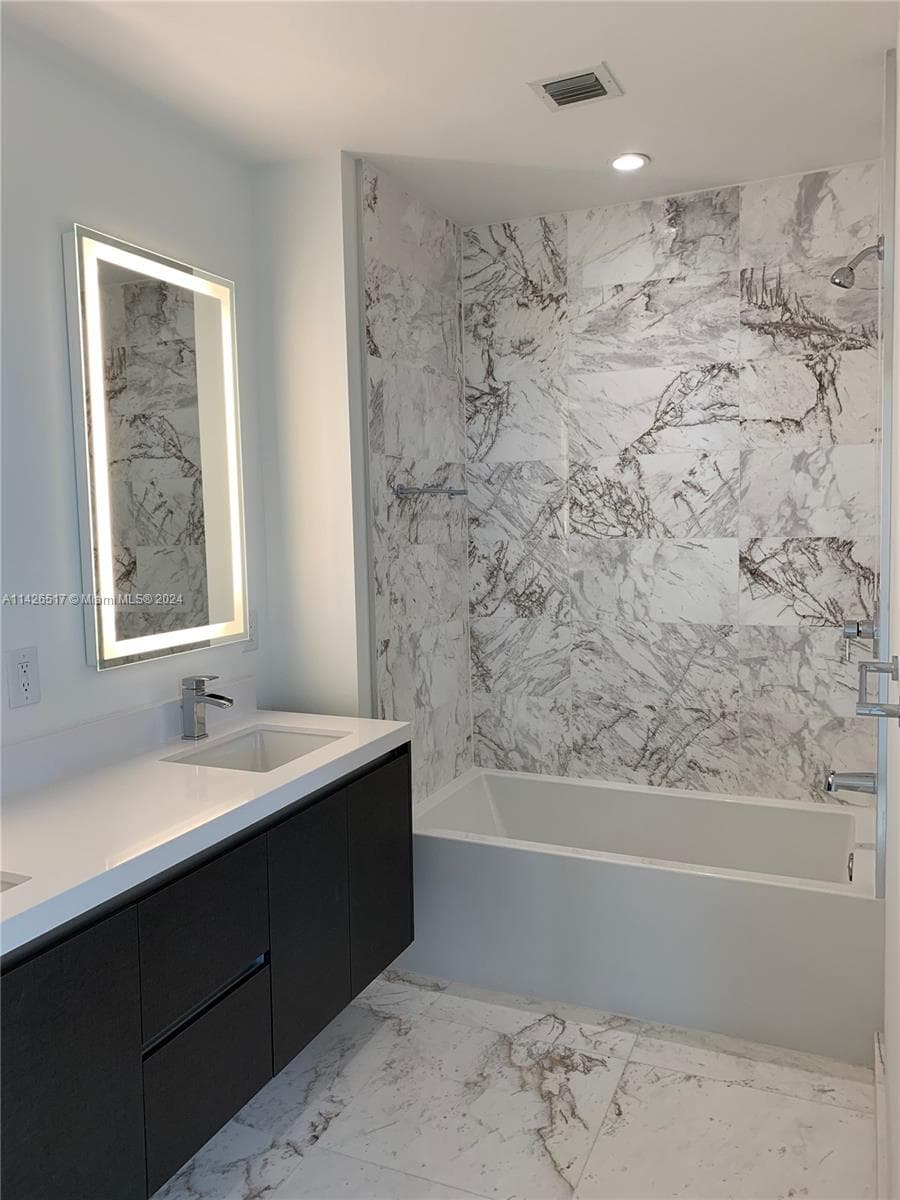 851 NE 1st Ave # 2702, Miami FL 33132 — 15