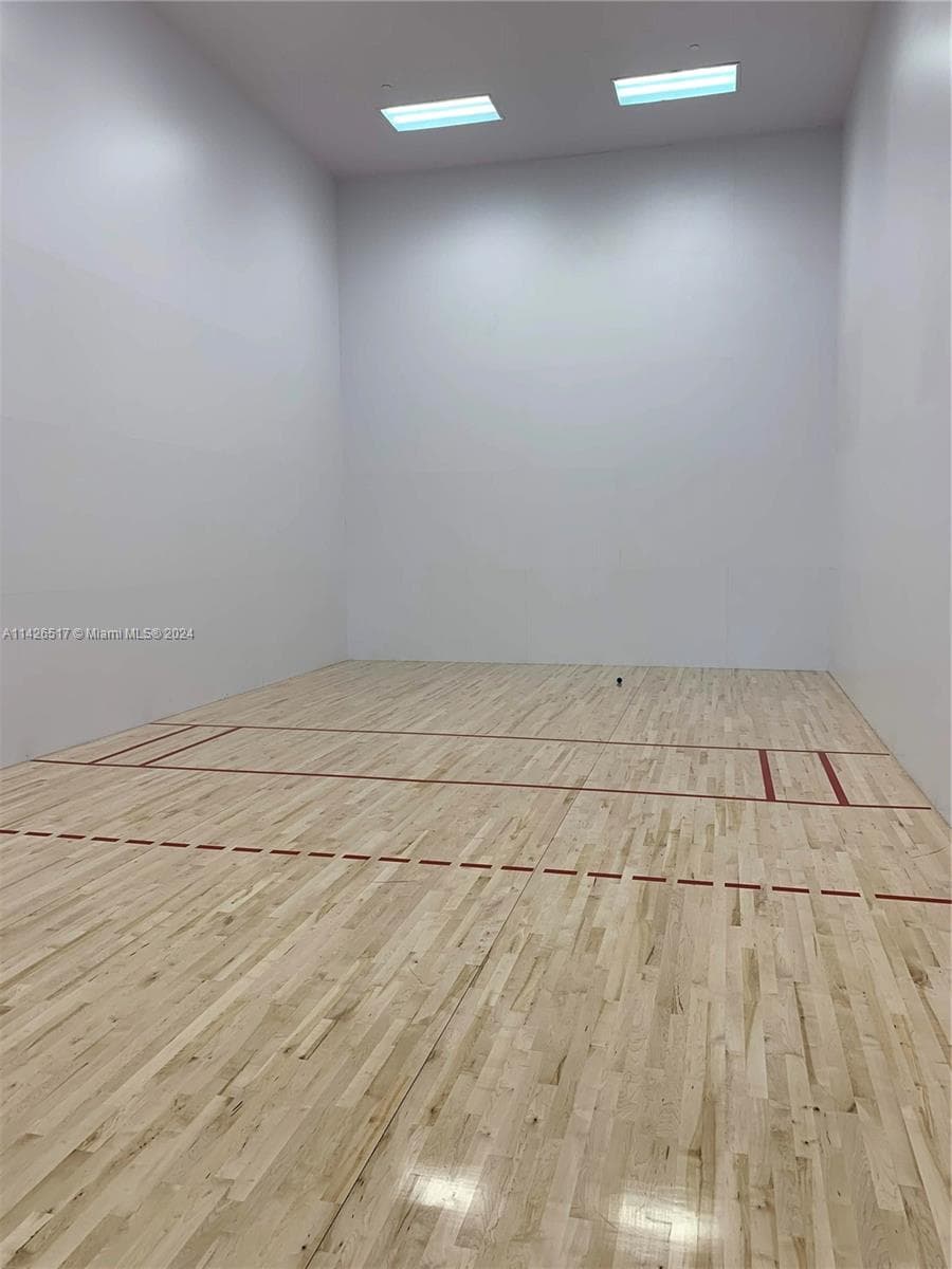 851 NE 1st Ave # 2702, Miami FL 33132 — 48