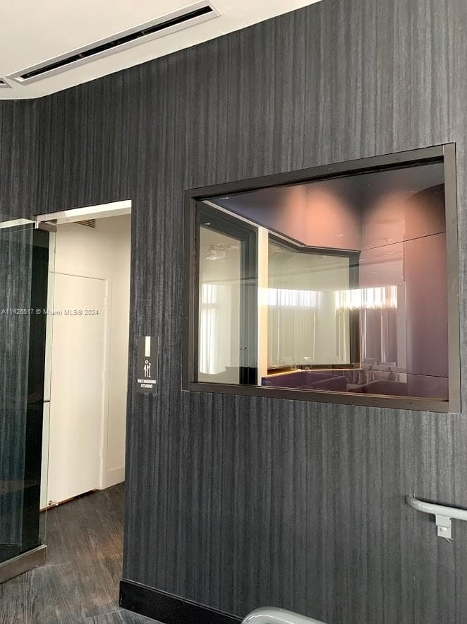 851 NE 1st Ave # 2702, Miami FL 33132 — 44