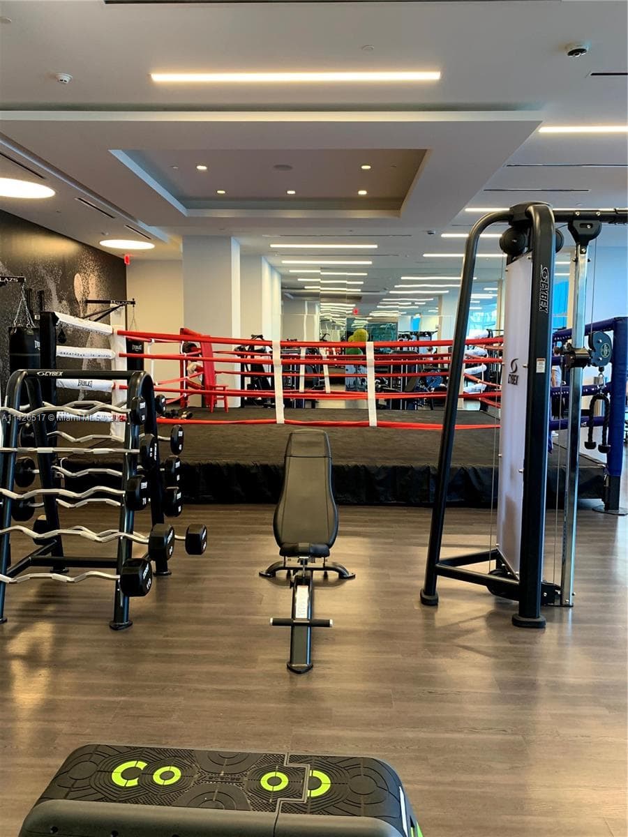 851 NE 1st Ave # 2702, Miami FL 33132 — 21