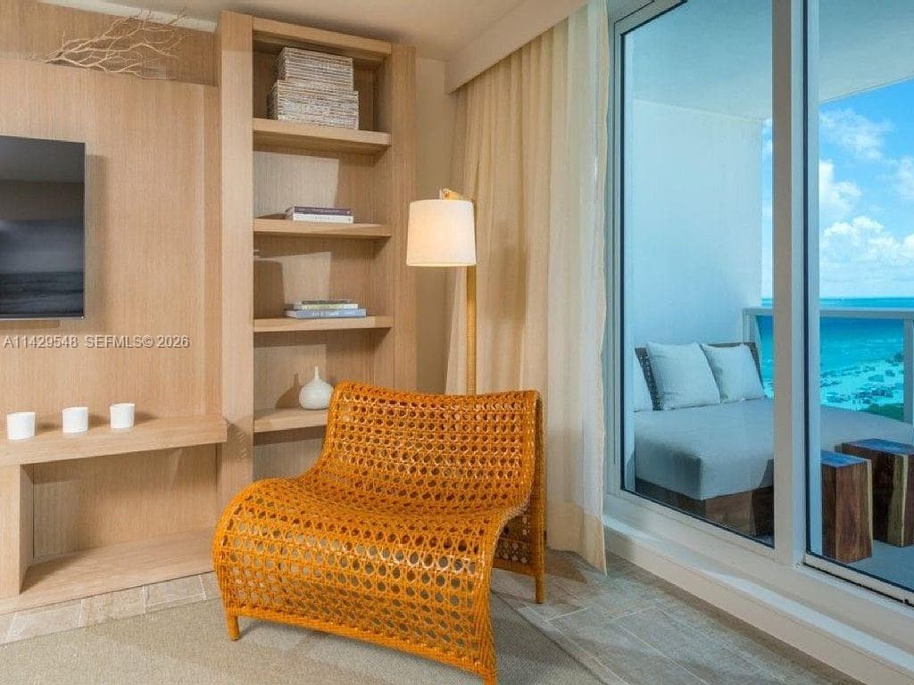 102 24th St # 1006, Miami Beach FL 33139 — 8