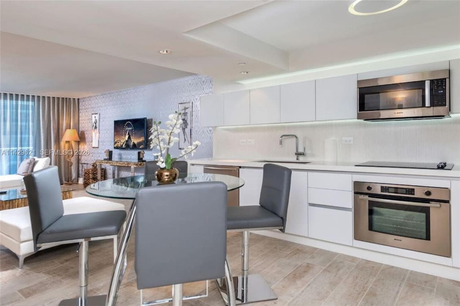 102 24th St # 1108, Miami Beach FL 33139 — 16