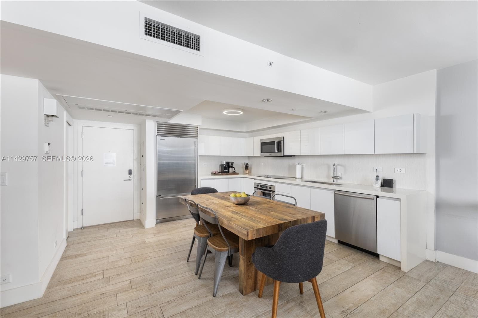102 24th St # 1013, Miami Beach FL 33139 — 24