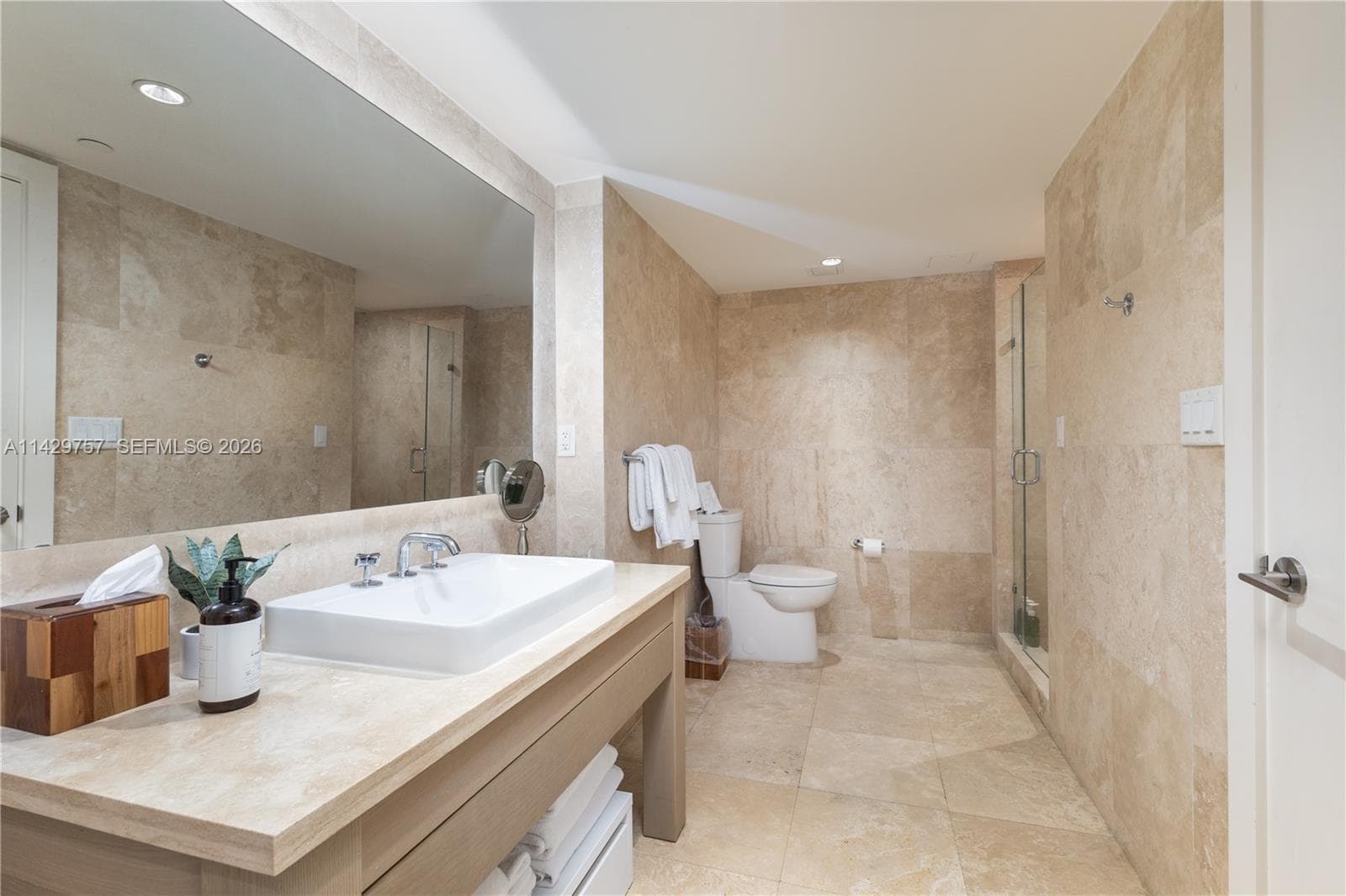 102 24th St # 1013, Miami Beach FL 33139 — 33