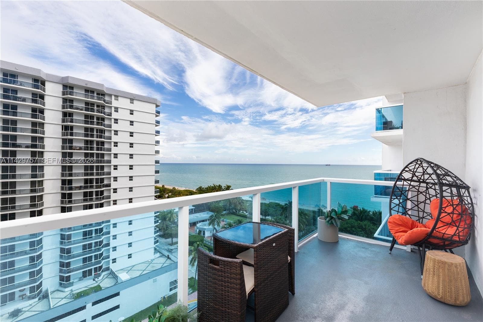 102 24th St # 1013, Miami Beach FL 33139 — 35