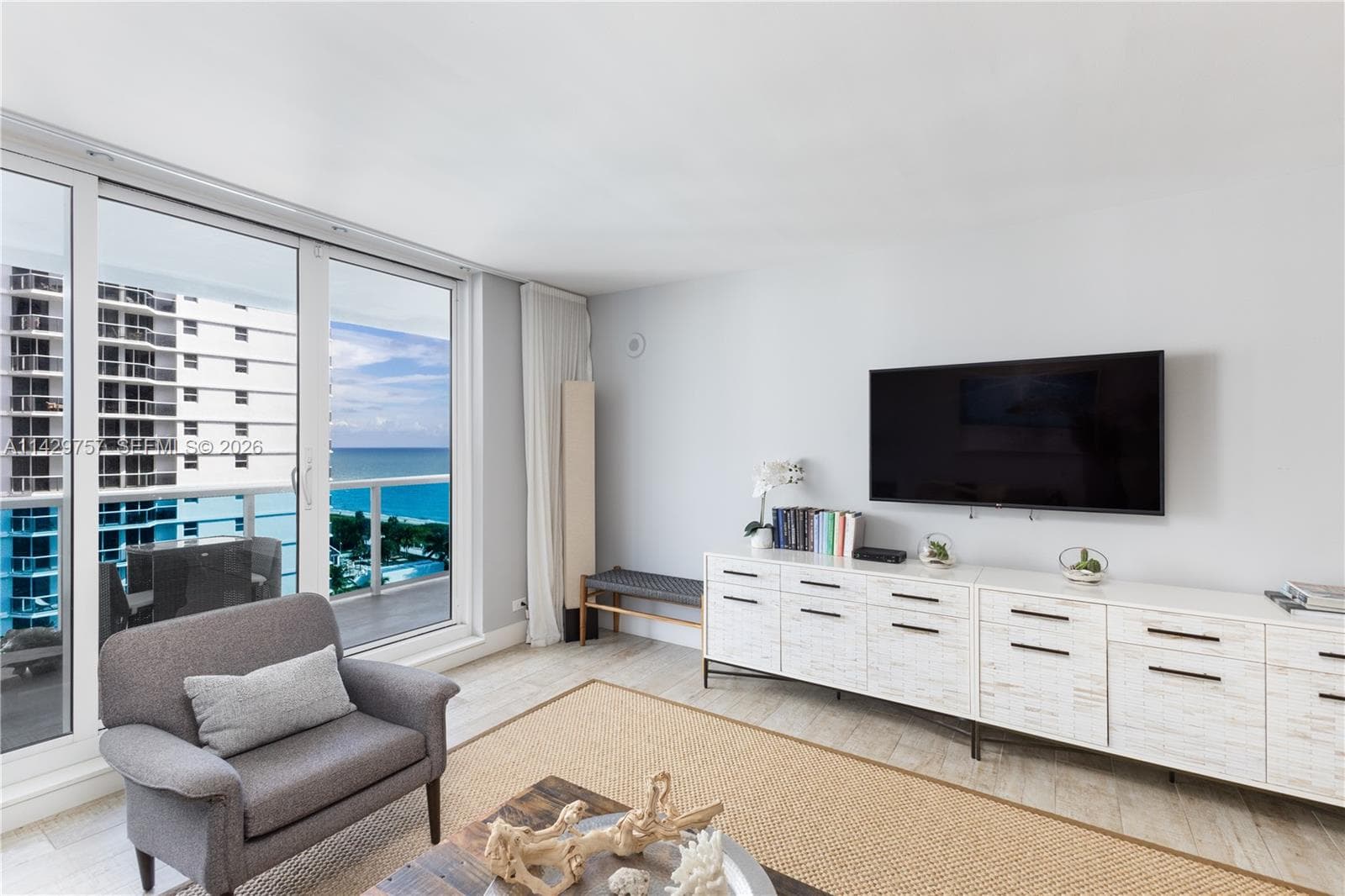 102 24th St # 1013, Miami Beach FL 33139 — 4