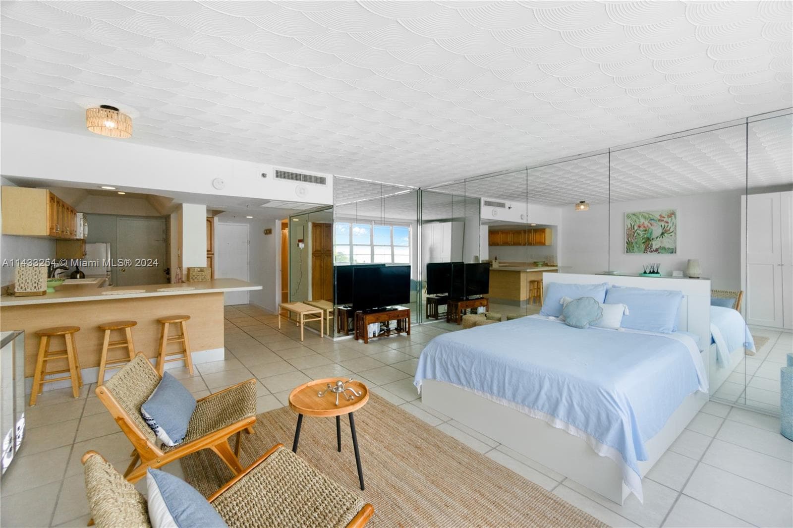 100 Lincoln Rd # 1039, Miami Beach FL 33139 — 7