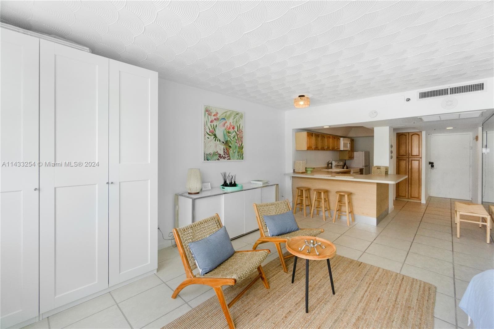 100 Lincoln Rd # 1039, Miami Beach FL 33139 — 5