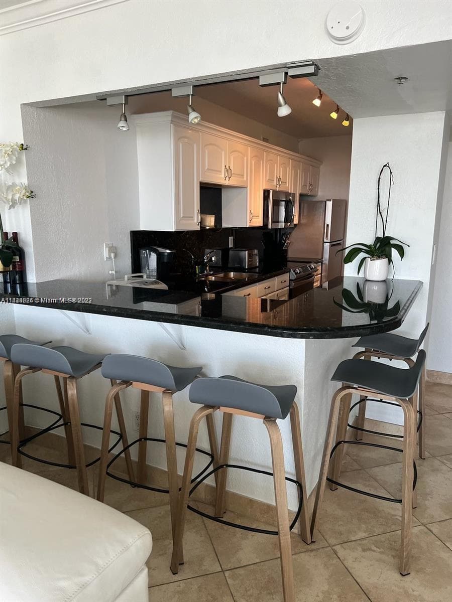100 Lincoln Rd # 1612, Miami Beach FL 33139 — 10