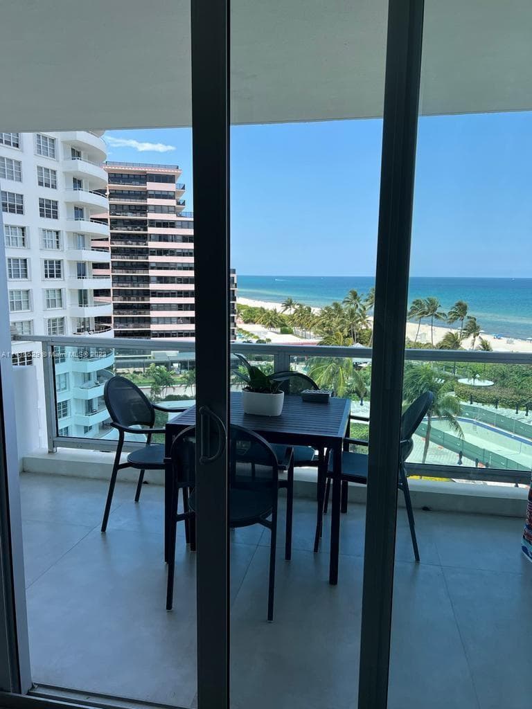 Seacoast 5151 Condo, Miami Beach, FL — 2