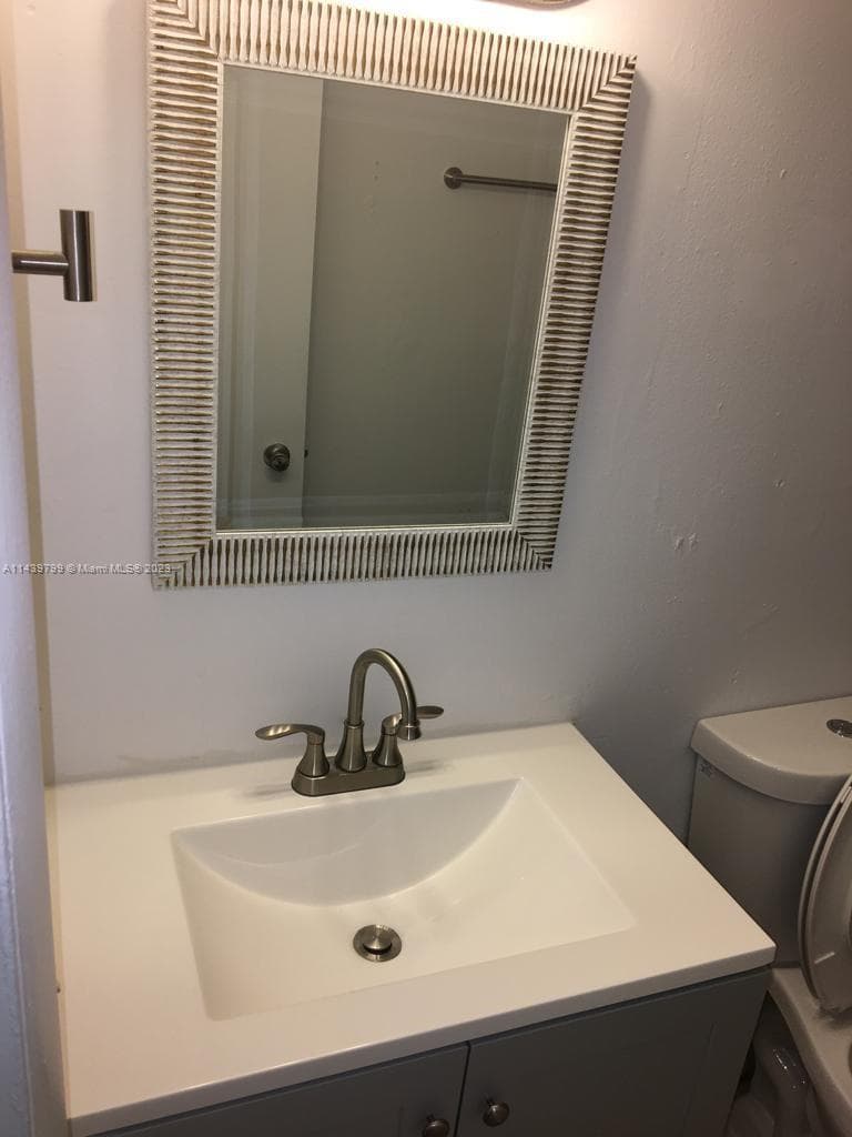 498 NW 165th St Rd # D205, Miami FL 33169 — 13