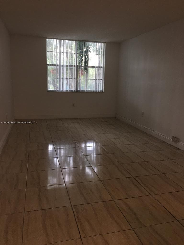 498 NW 165th St Rd # D205, Miami FL 33169 — 16