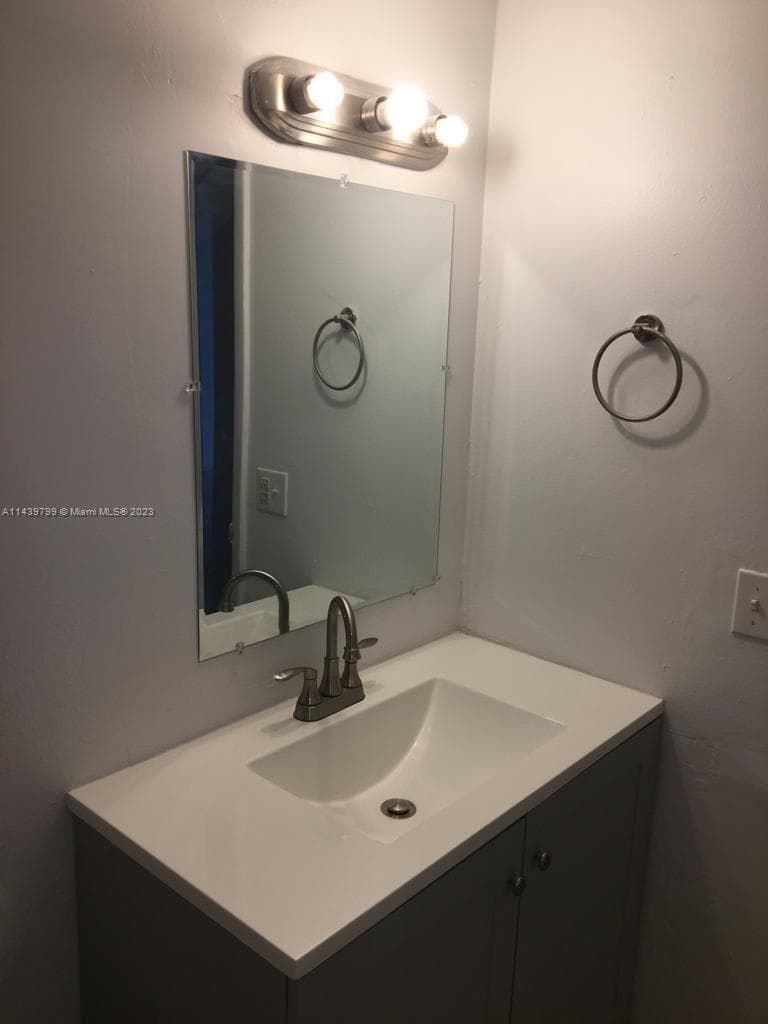 498 NW 165th St Rd # D205, Miami FL 33169 — 7