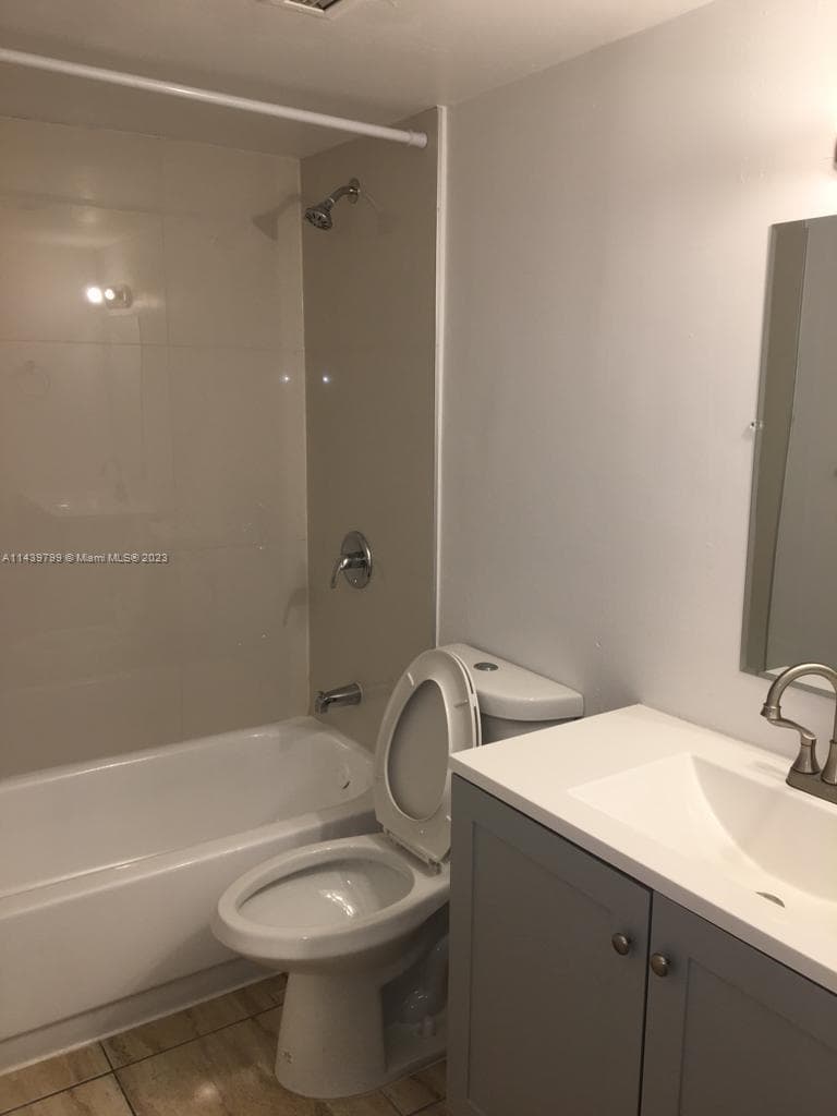 498 NW 165th St Rd # D205, Miami FL 33169 — 5