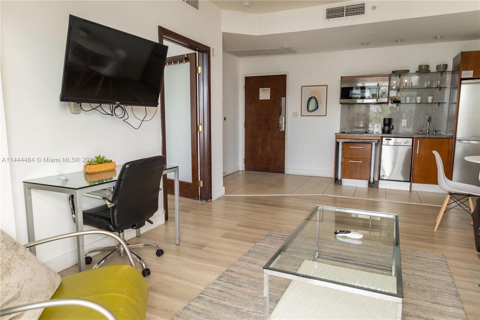 1052 Ocean Dr # C503, Miami Beach FL 33139 — 23