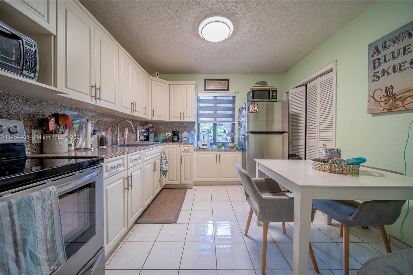 925 E 29th St, Hialeah FL 33013 — 26