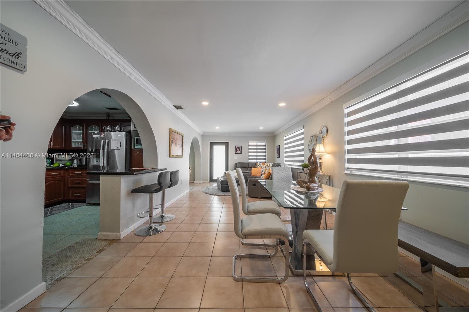 925 E 29th St, Hialeah FL 33013 — 22