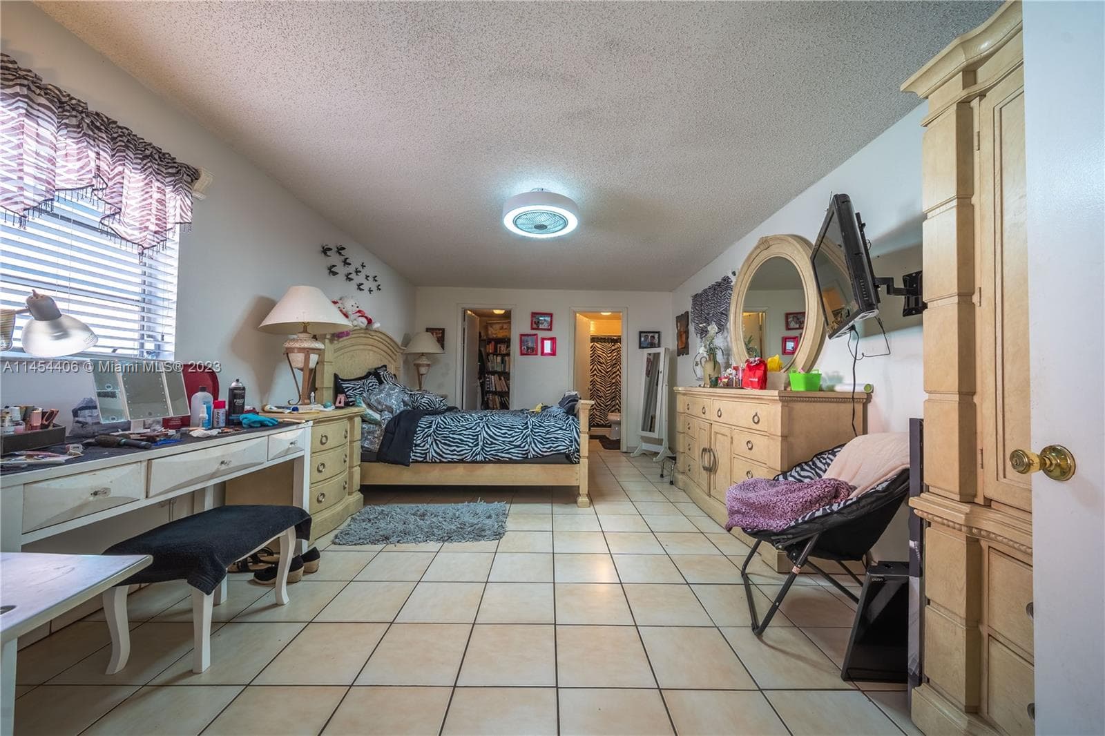 925 E 29th St, Hialeah FL 33013 — 19