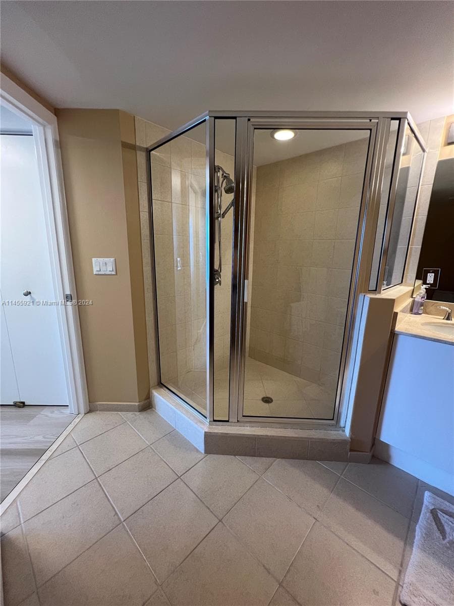 16699 Collins Ave # 2501, Sunny Isles Beach FL 33160 — 22