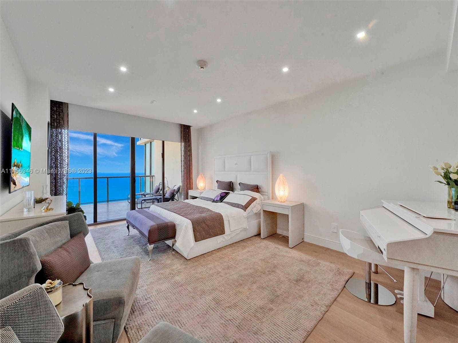 Bal Harbour Center Condo, Bal Harbour, FL — 24
