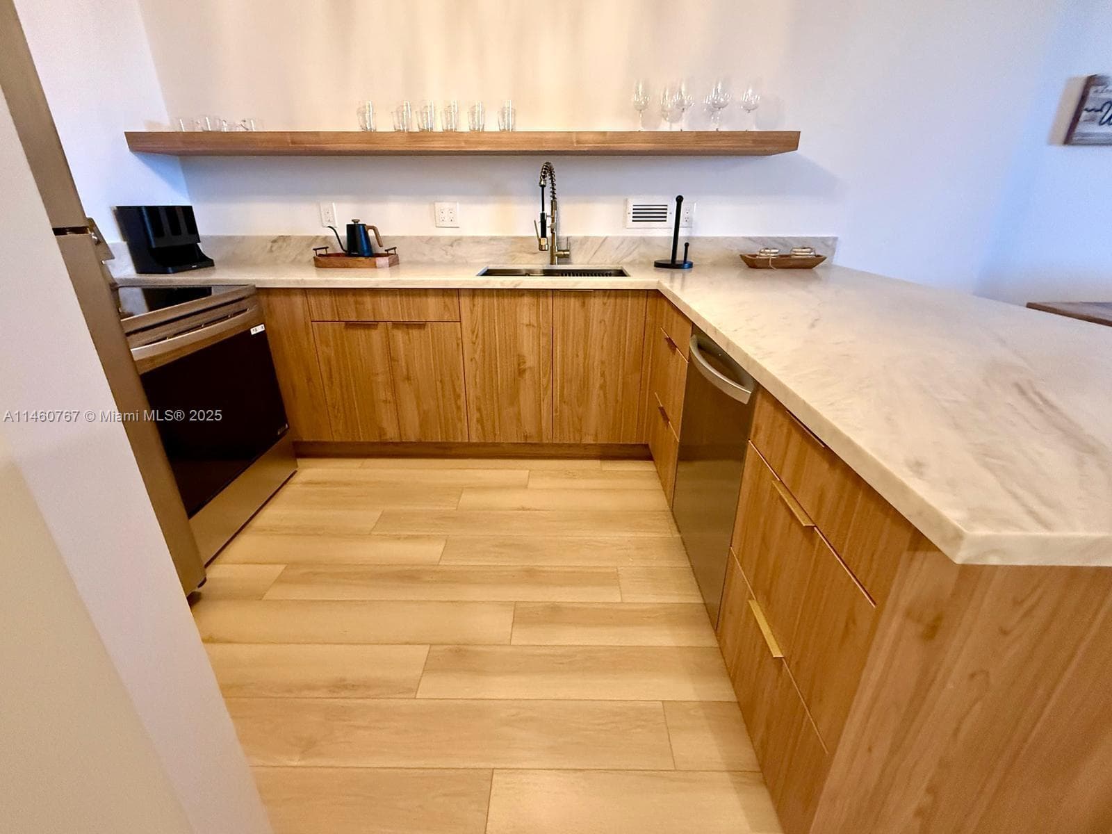2301 Collins Ave # 1121, Miami Beach FL 33139 — 3