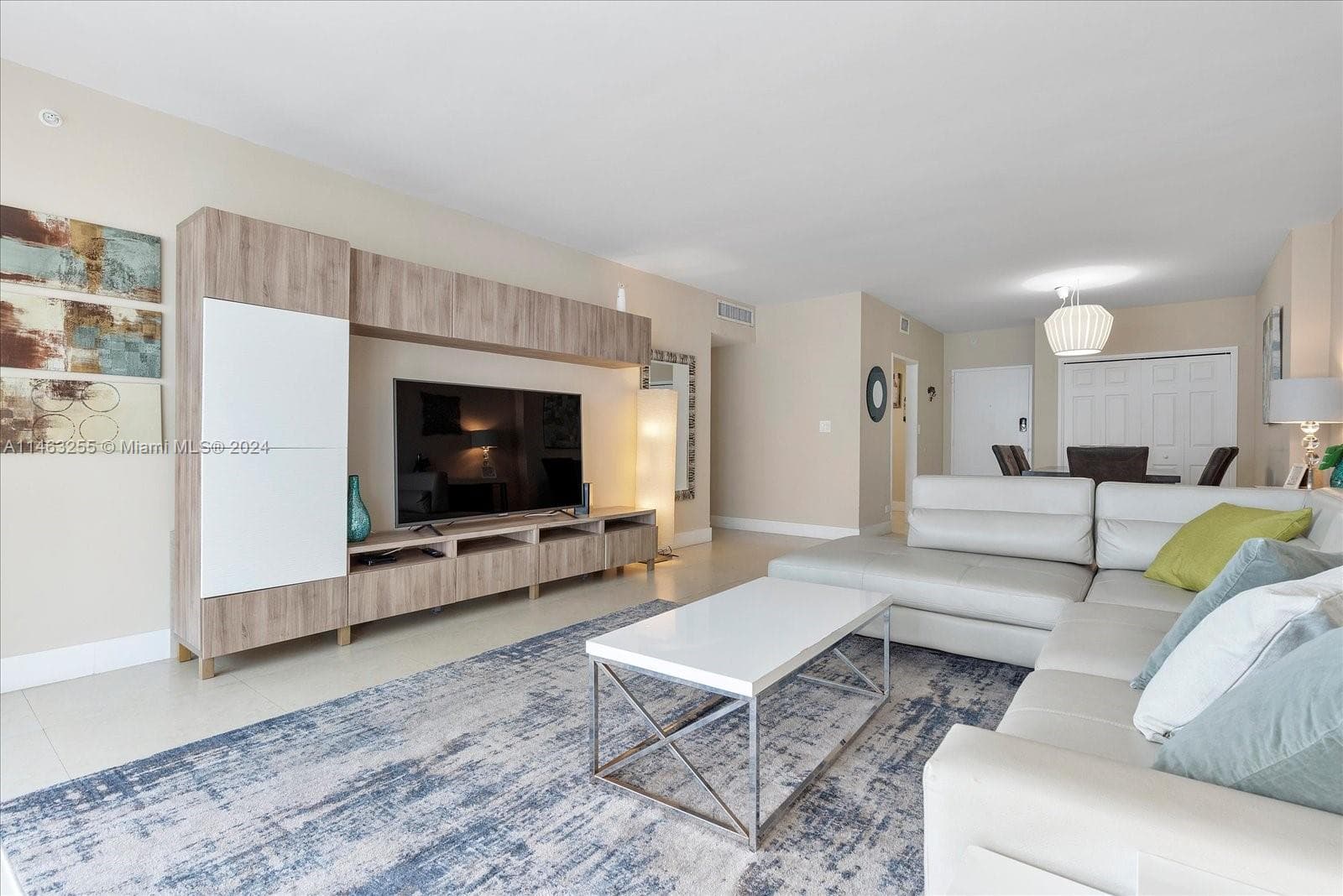5601 Collins Ave # 1514, Miami Beach FL 33140 — 17