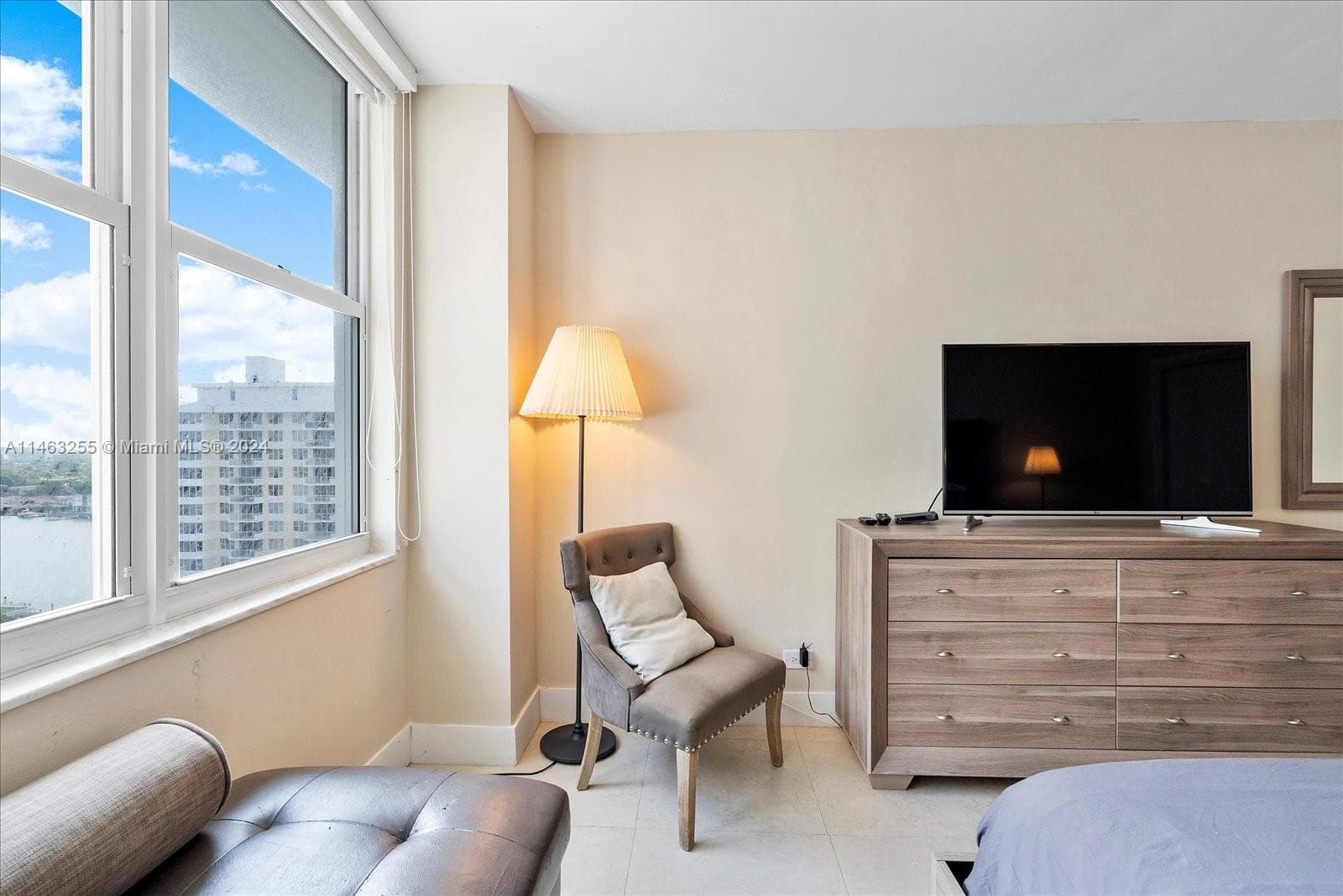 5601 Collins Ave # 1514, Miami Beach FL 33140 — 34