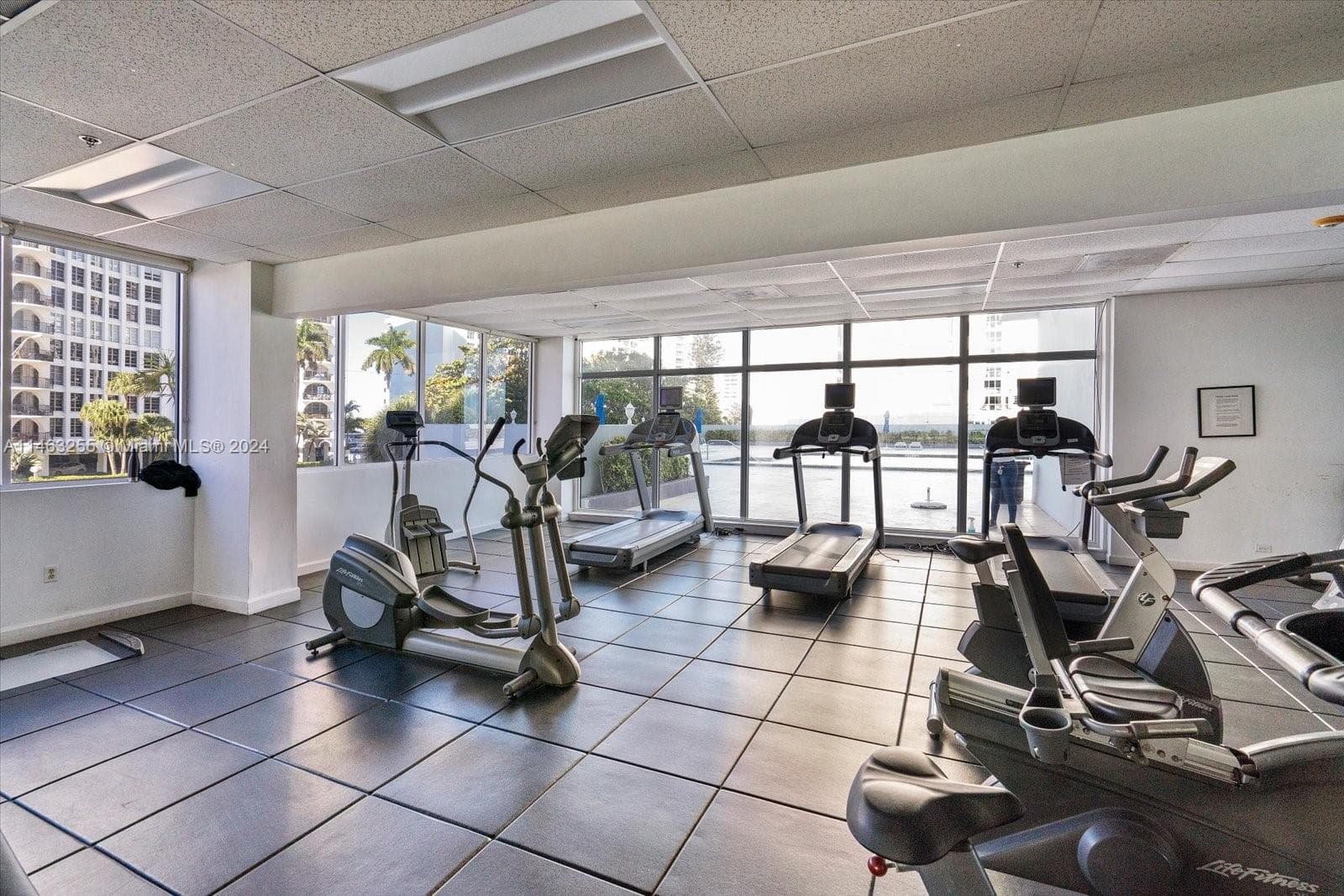 5601 Collins Ave # 1514, Miami Beach FL 33140 — 10