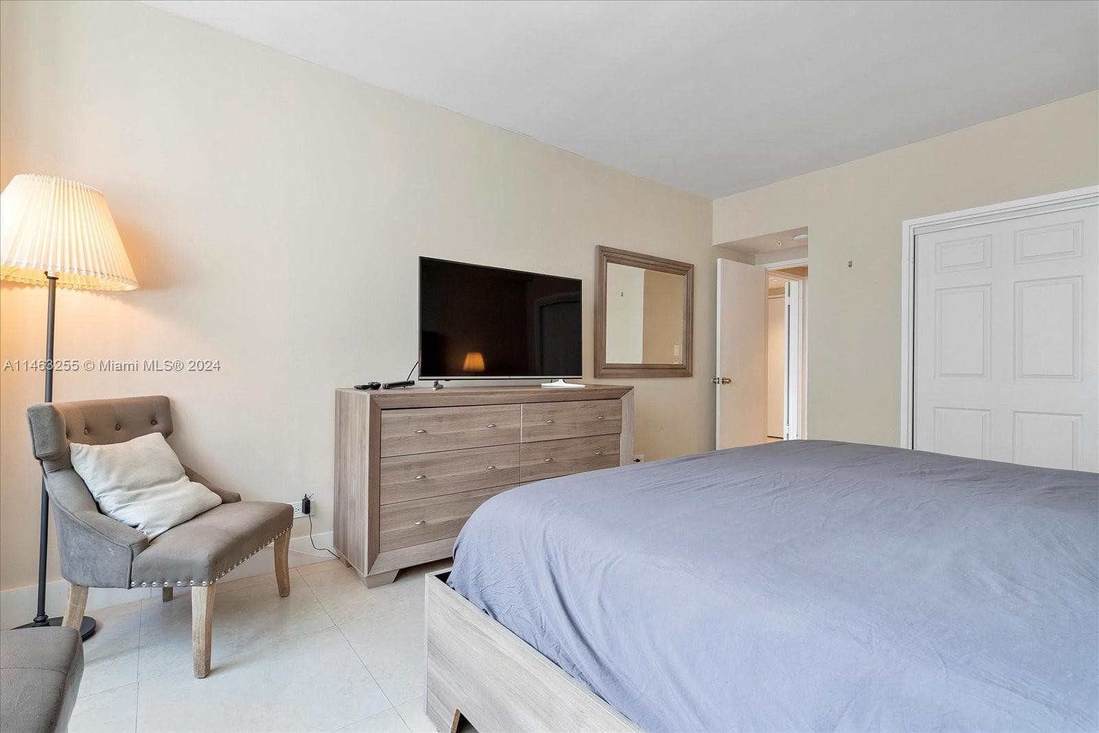 5601 Collins Ave # 1514, Miami Beach FL 33140 — 33