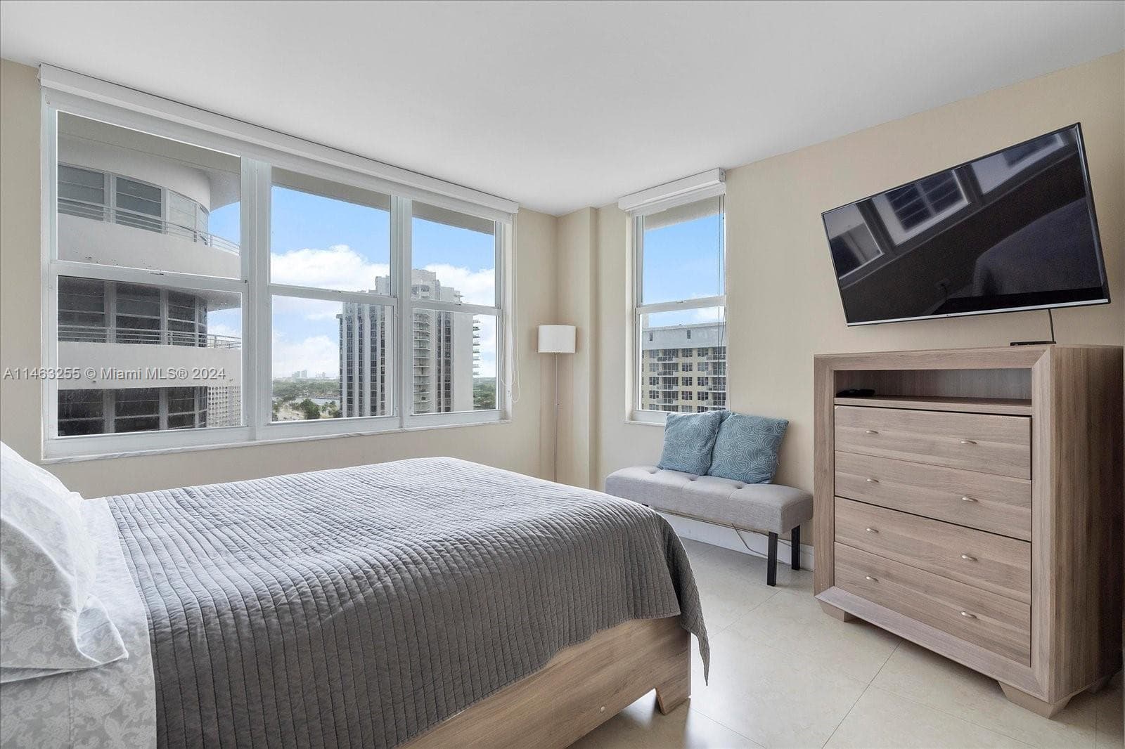5601 Collins Ave # 1514, Miami Beach FL 33140 — 29