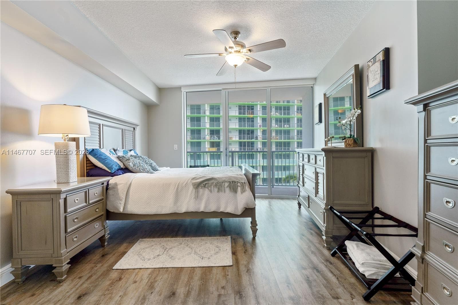 1750 N Bayshore Dr # 1405, Miami FL 33132 — 6