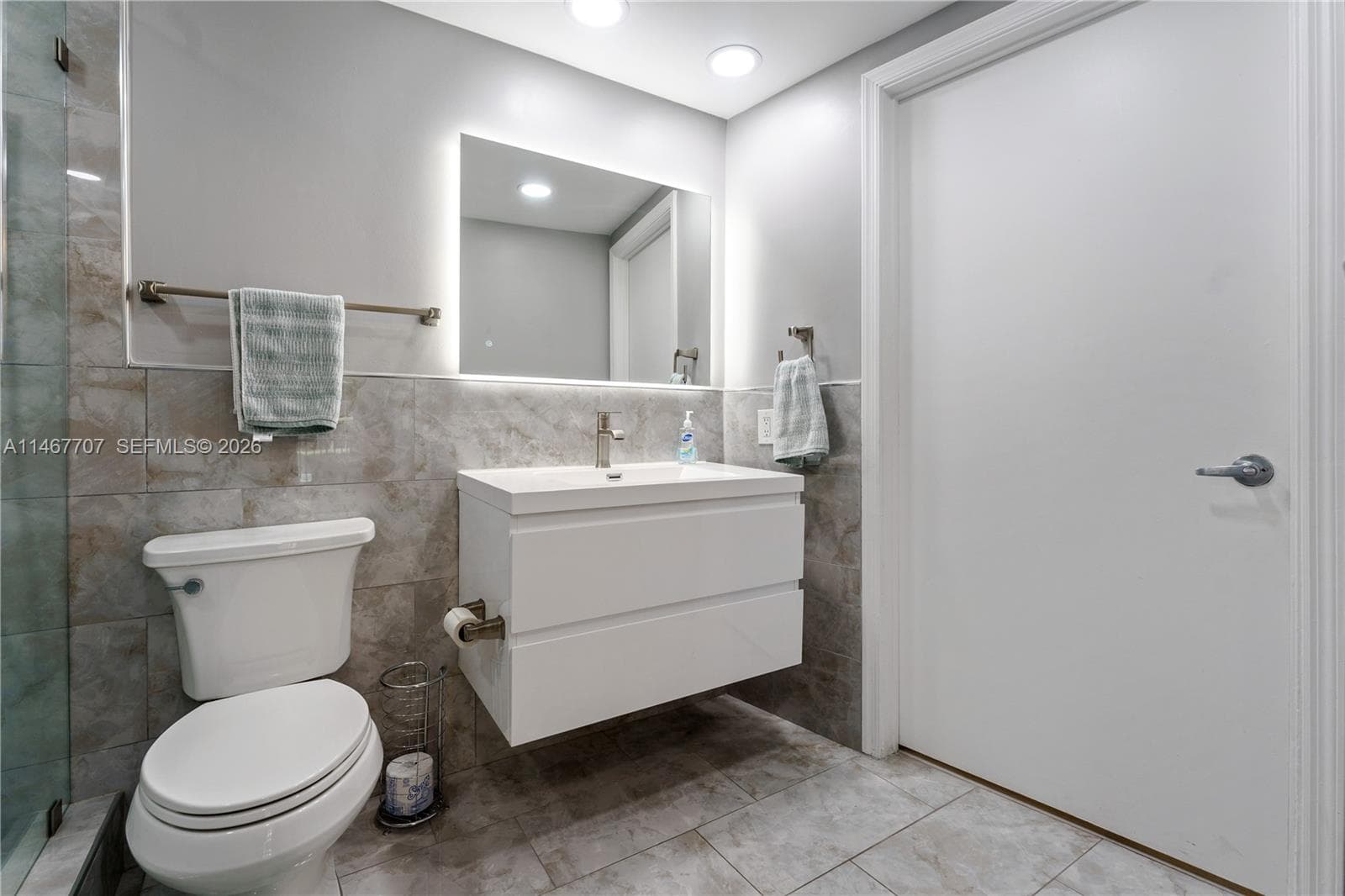 1750 N Bayshore Dr # 1405, Miami FL 33132 — 26