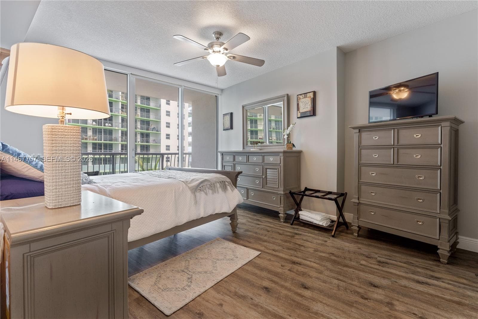 1750 N Bayshore Dr # 1405, Miami FL 33132 — 22