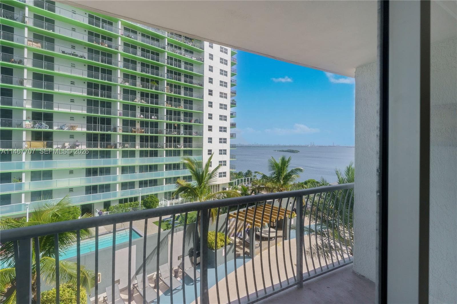 1750 N Bayshore Dr # 1405, Miami FL 33132 — 36