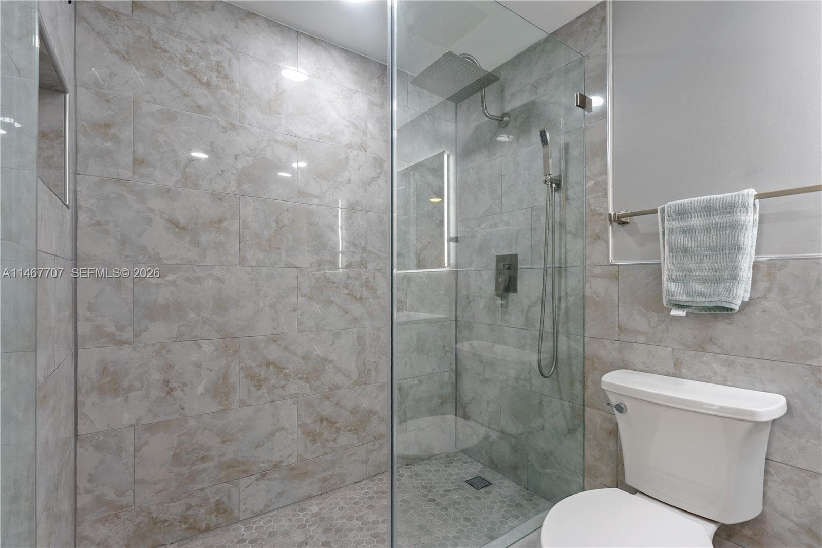 1750 N Bayshore Dr # 1405, Miami FL 33132 — 28