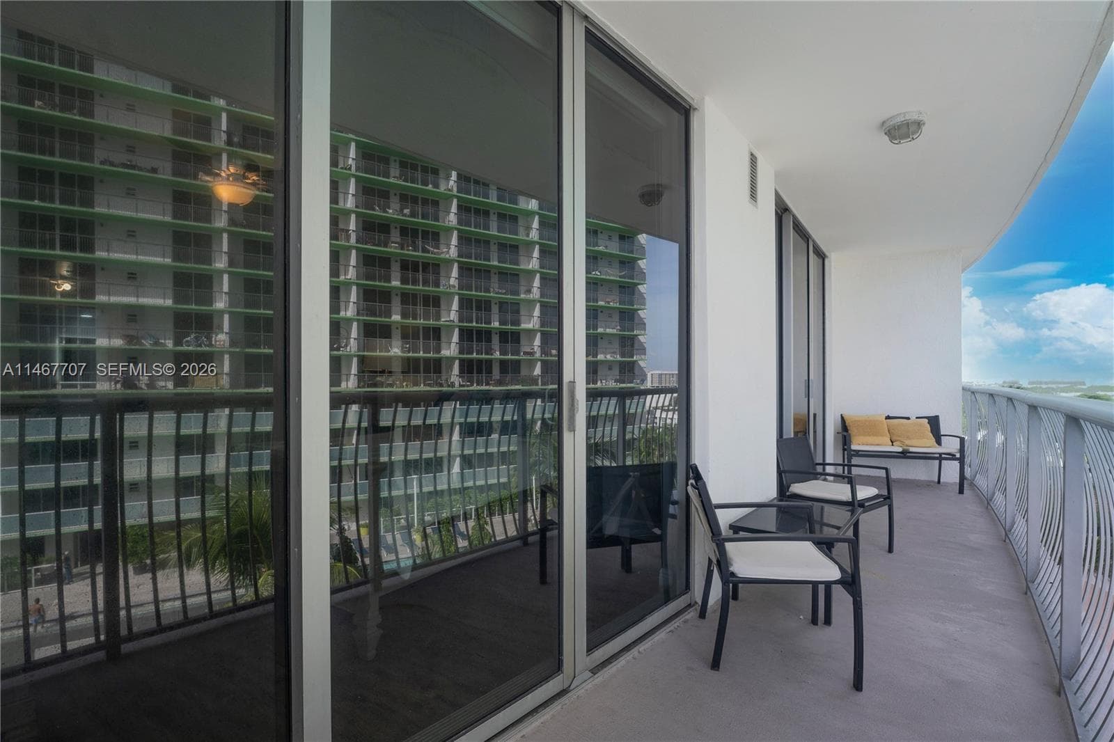 1750 N Bayshore Dr # 1405, Miami FL 33132 — 34