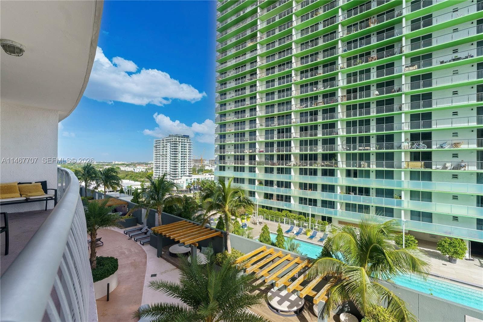 1750 N Bayshore Dr # 1405, Miami FL 33132 — 35