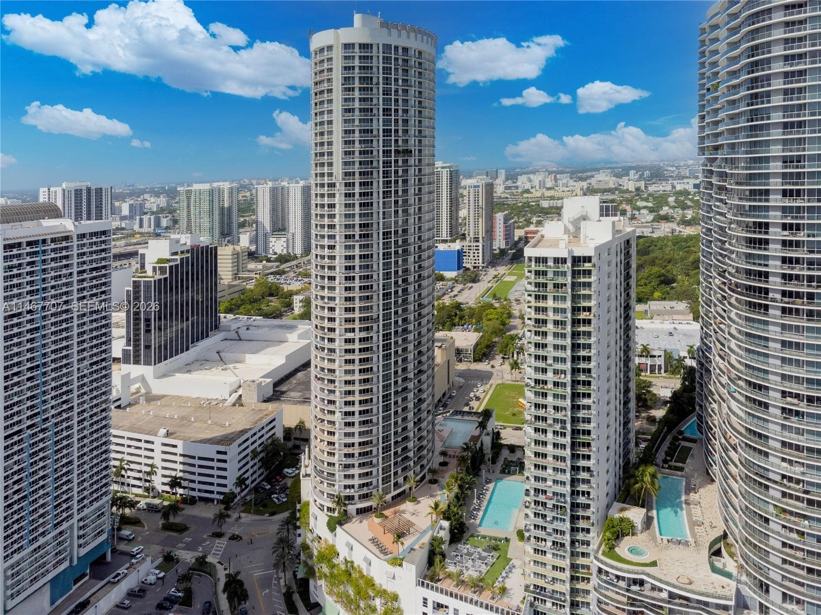 1750 N Bayshore Dr # 1405, Miami FL 33132 — 39
