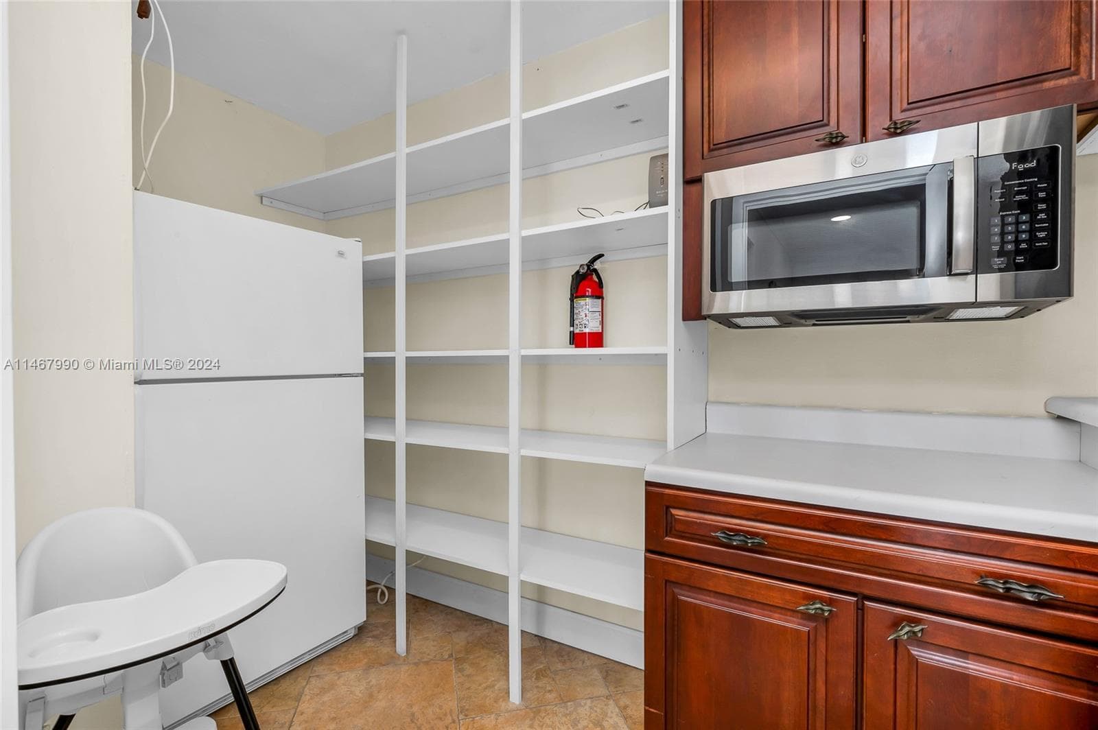 2500 NE 199th St, Miami FL 33180 — 17