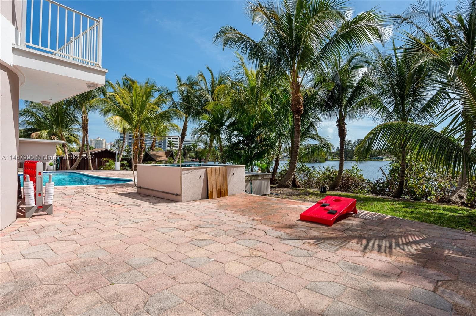 2500 NE 199th St, Miami FL 33180 — 63