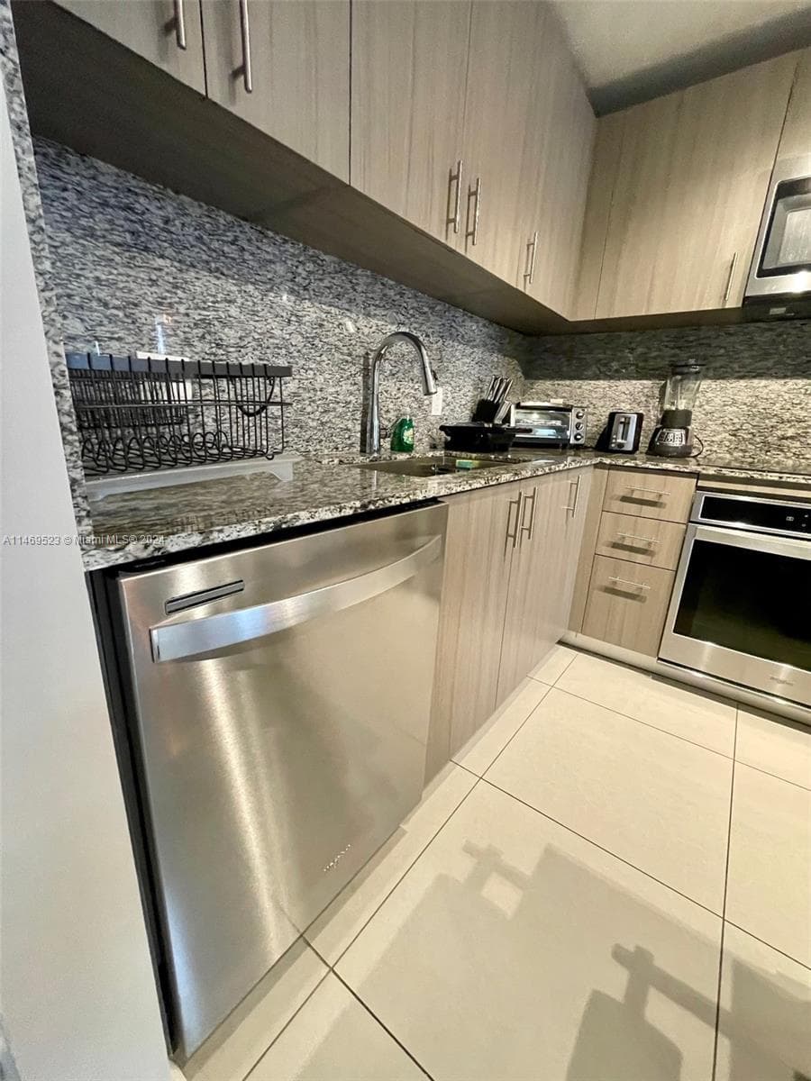 5350 NW 84th Ave # 1514, Doral FL 33166 — 7