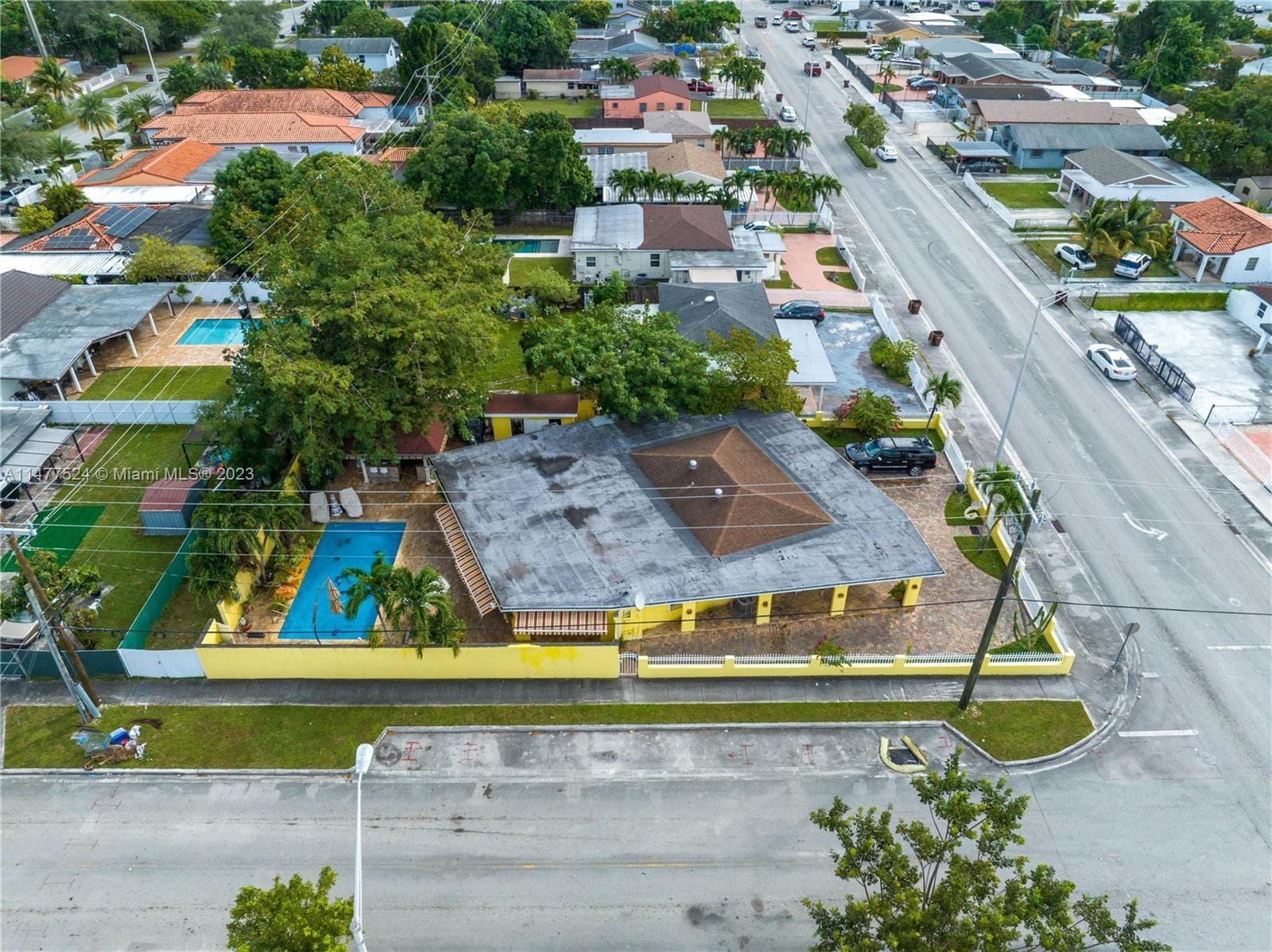 901 E 32nd St, Hialeah FL 33013 — 26