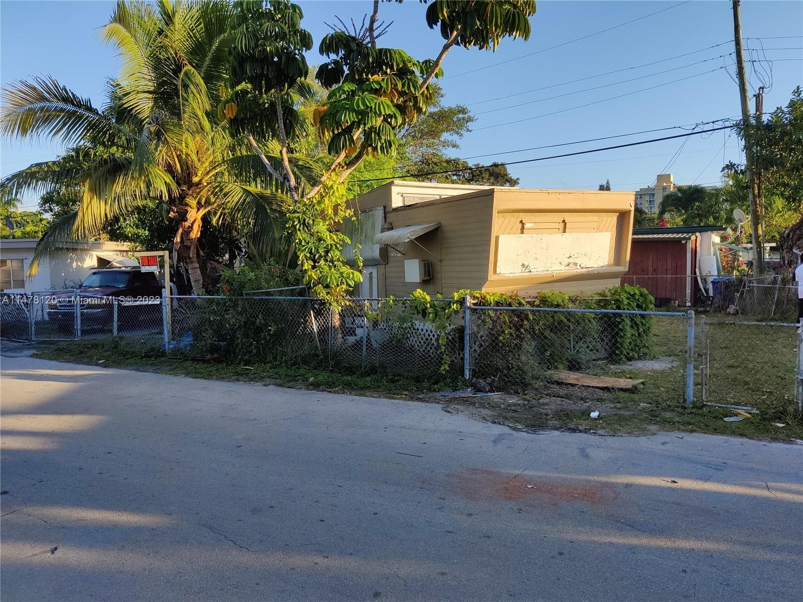 2234 NE 137  ST, North Miami Beach FL 33181-1840 — 5