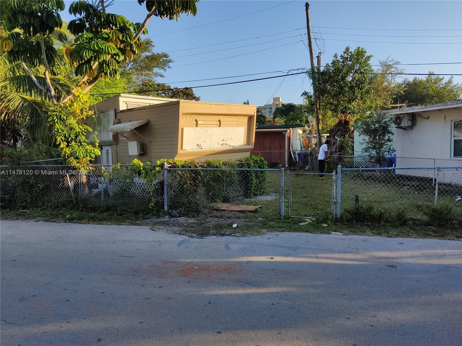 2234 NE 137  ST, North Miami Beach FL 33181-1840 — 4