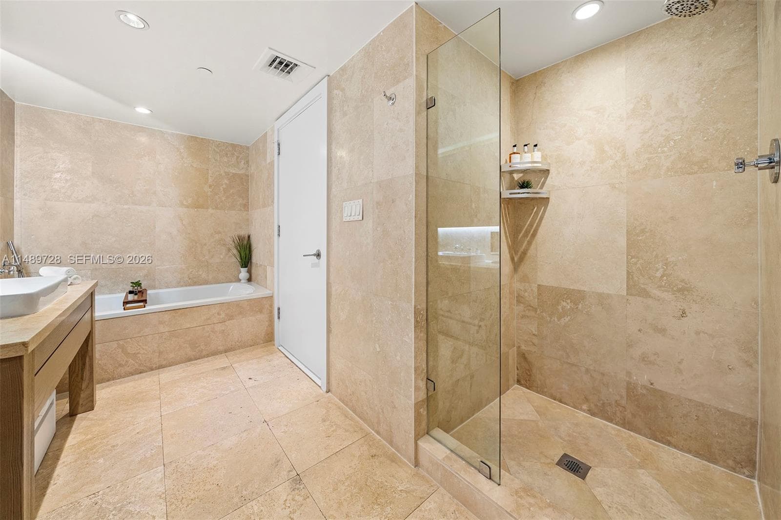 102 24th St # 1412, Miami Beach FL 33139 — 33