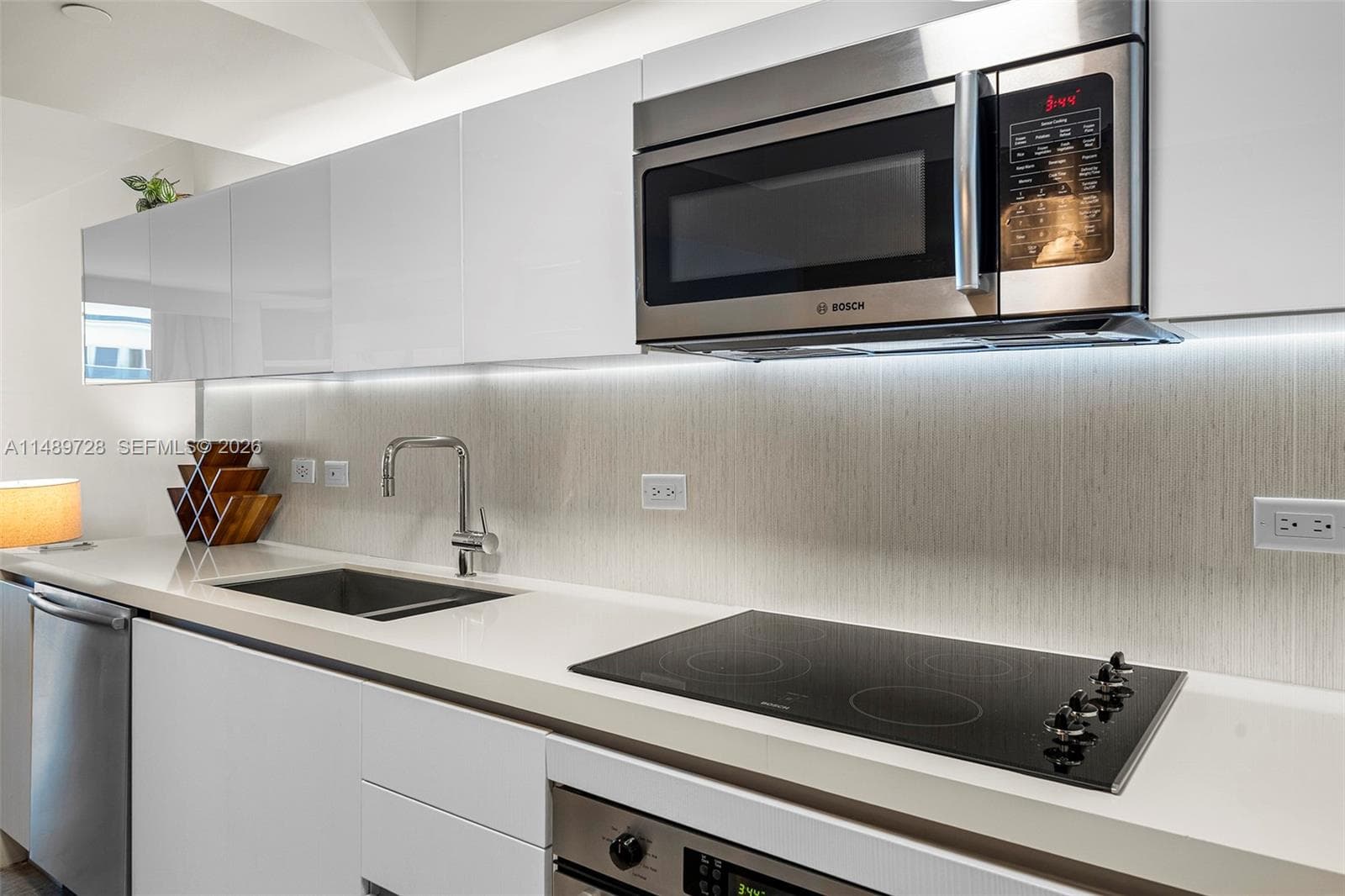 102 24th St # 1412, Miami Beach FL 33139 — 11