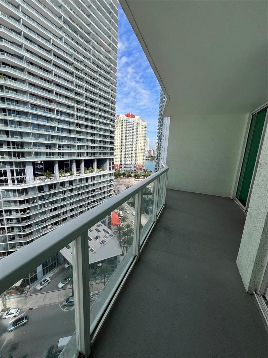218 SE 14th Street # 1806, Miami FL 33131 — 10